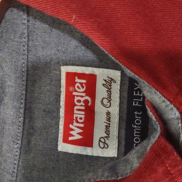 PRE OWNED WRANGLER PREMIUM QUALITY COMFORT FLEX SIZE L TALL COLOR BURGUNDY - Picture 2 of 10